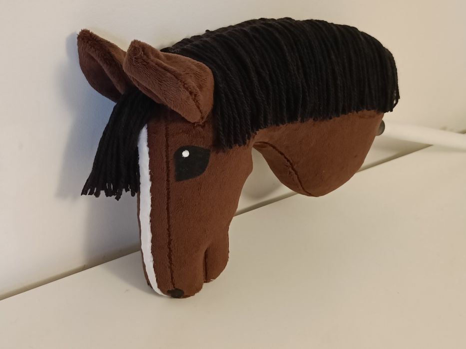 Hobby horse koń na kiju patyku do zabawy