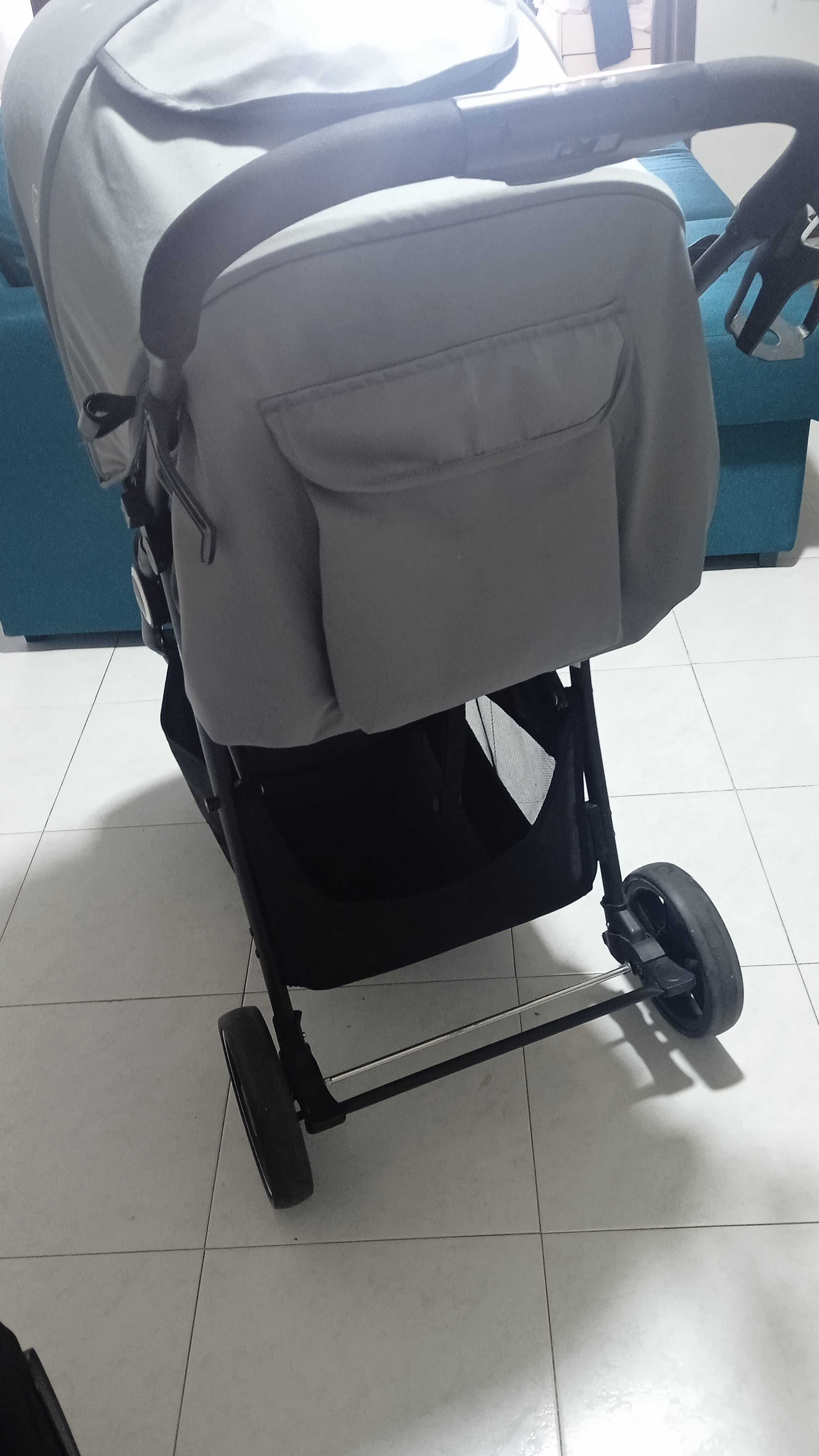 Vendo carrinho de bebé com ovo