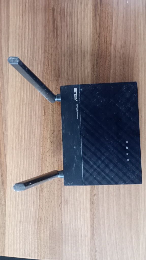 Router ASUS RT-N12 + B1