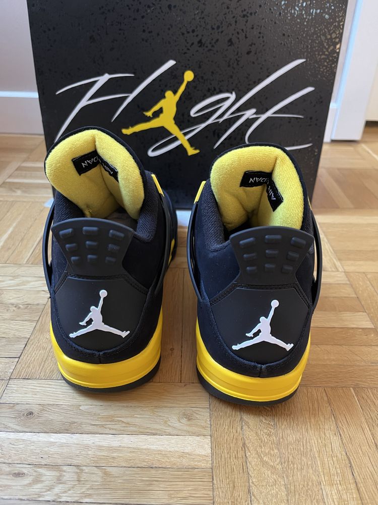 Nike Jordan retro 4 IV Thunder