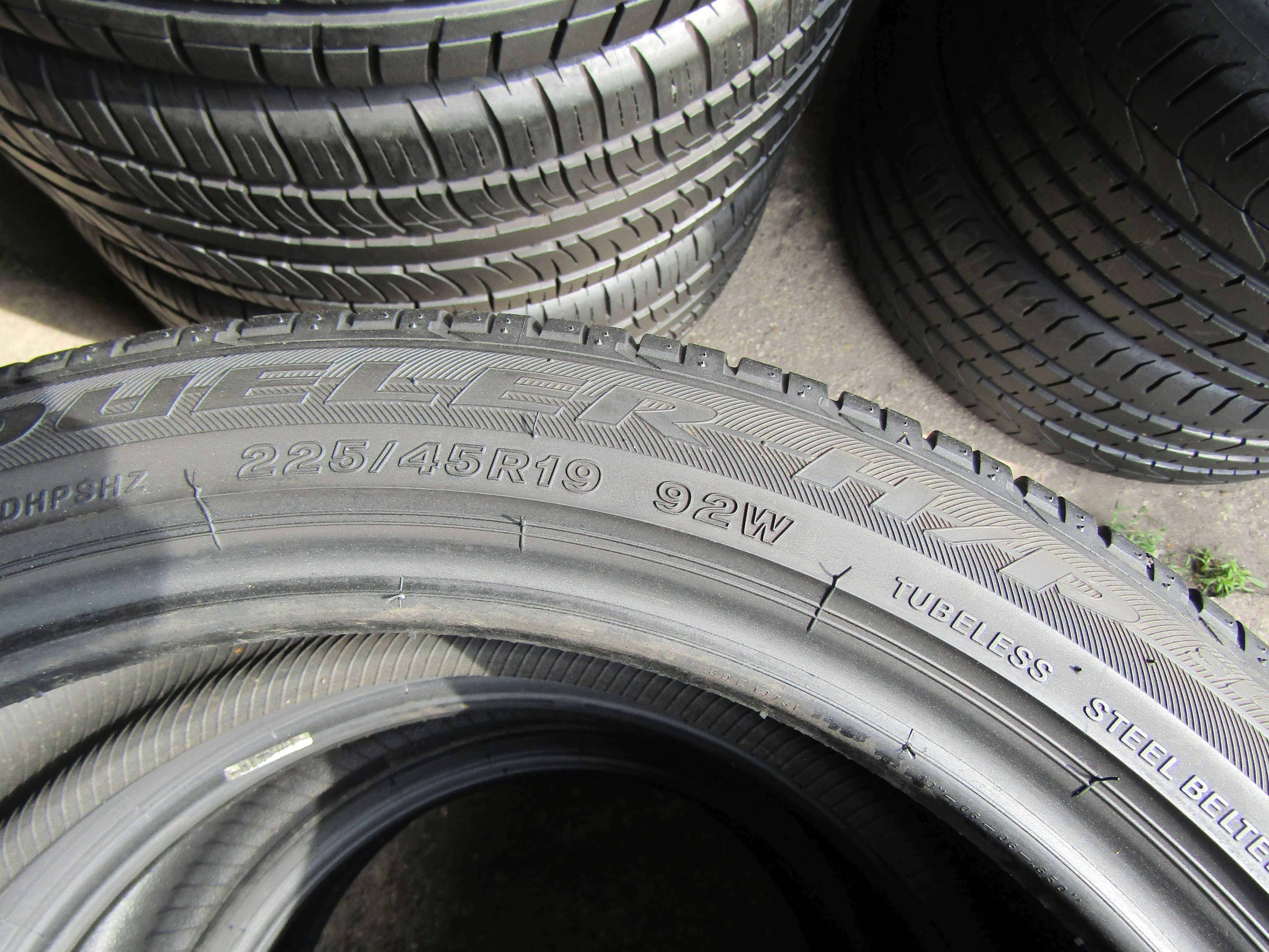 225/45R19 Bridgestone Dueler H/P Sport 2szt 6mm 92W