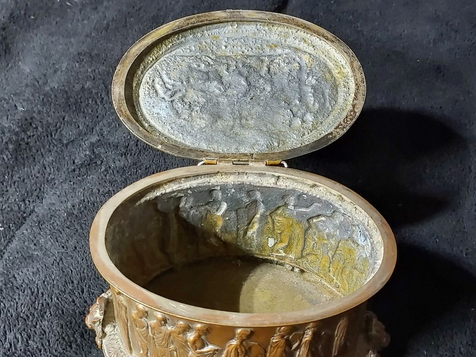 Guarda joias ou caixinha antiga