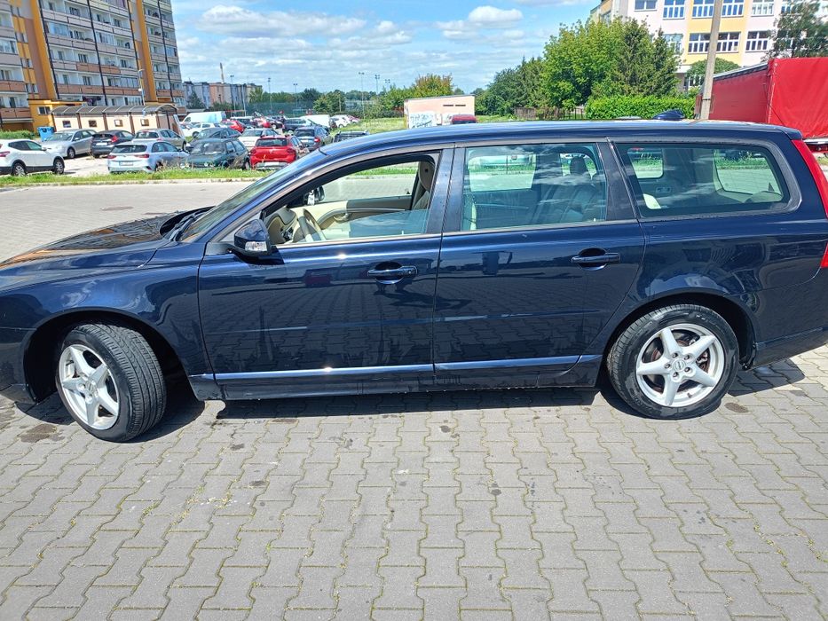 Volvo  V70 , 2.0 benzyna , 2009r , 320 tys.km przebieg