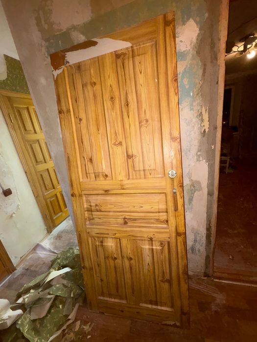 Двері деревʼяні вхідні