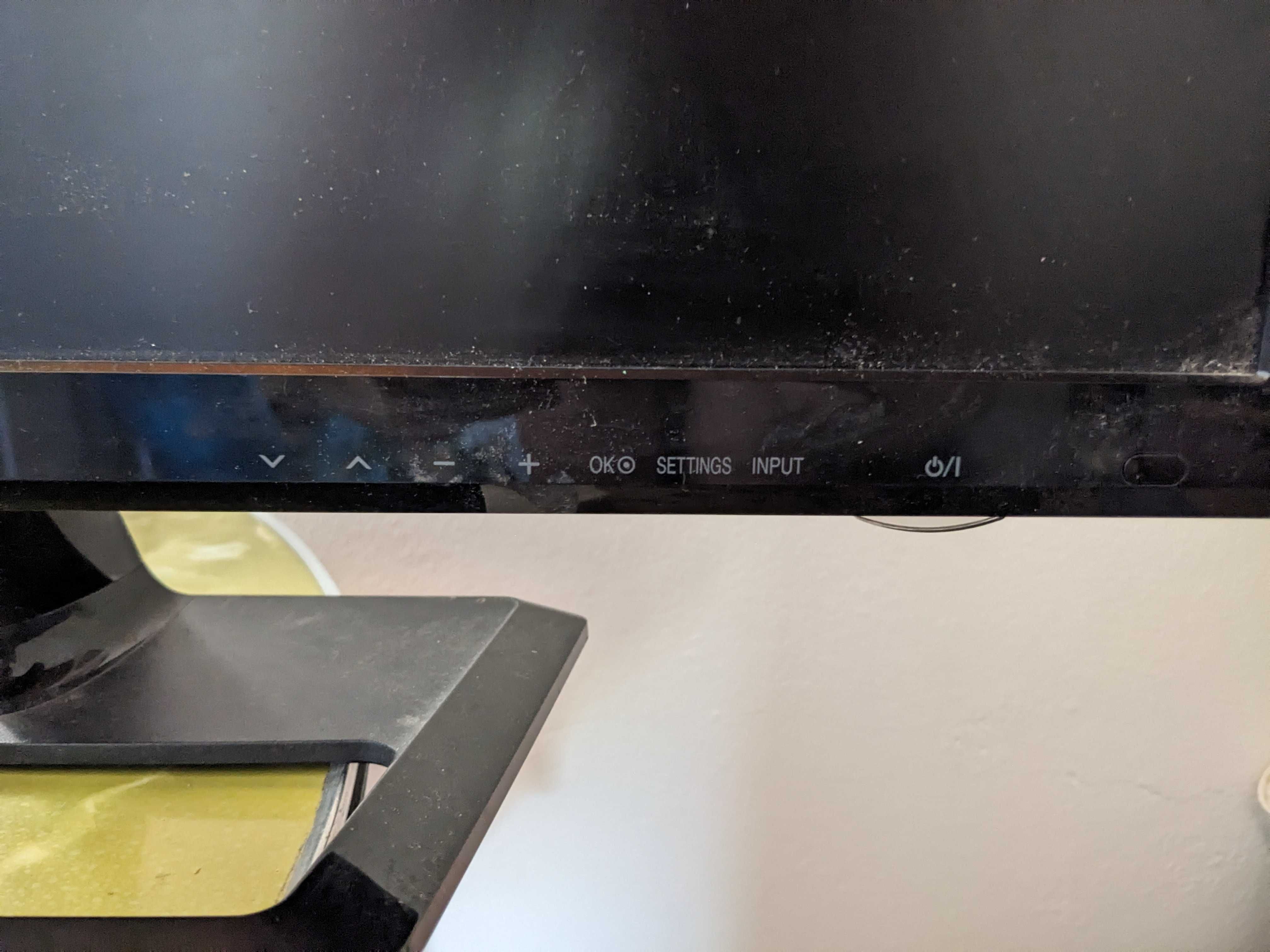 TV LG com ecrã 24"