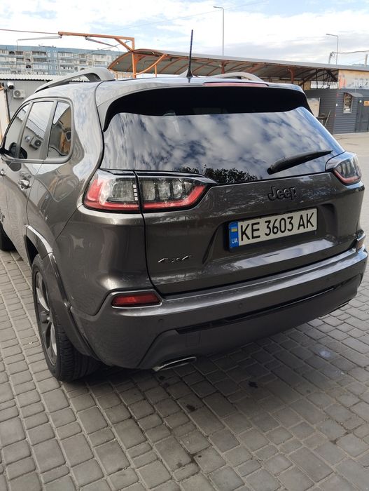 Продам Jeep Cherokee 3.2