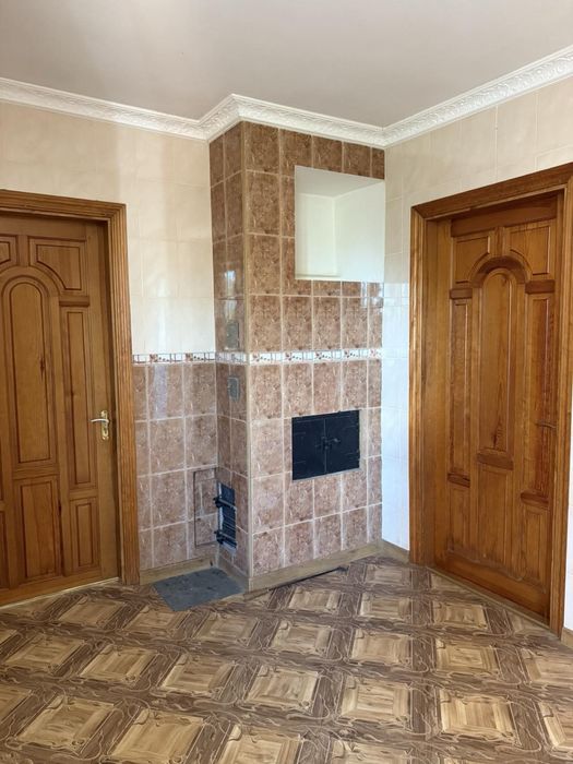 Продаж будинку у жилому стані