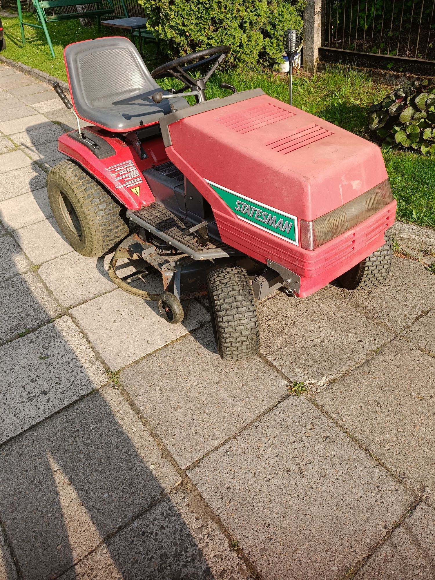 Traktorek Kosiarka Statesman z bocznym wyrzutem. Briggs 12,5HP