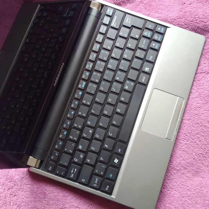 Качественный ноутбук Akoya Medion. Хорошее состояние. Notebook