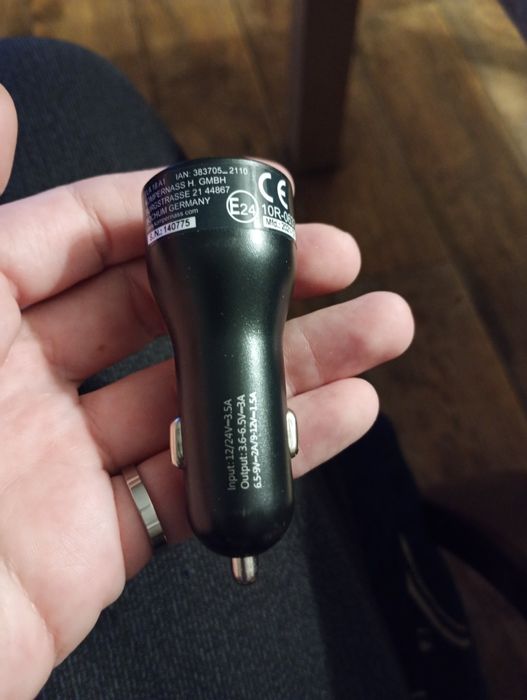 Ładowarka samochodowa Tronic