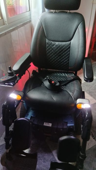 Cadeira Elétrica  de mobilidade reduzida