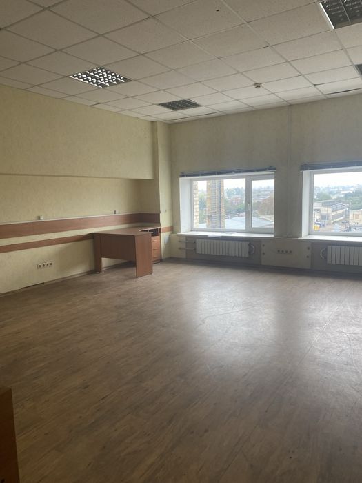 Сдам офисное помещение в админ.здании метро Спортивная