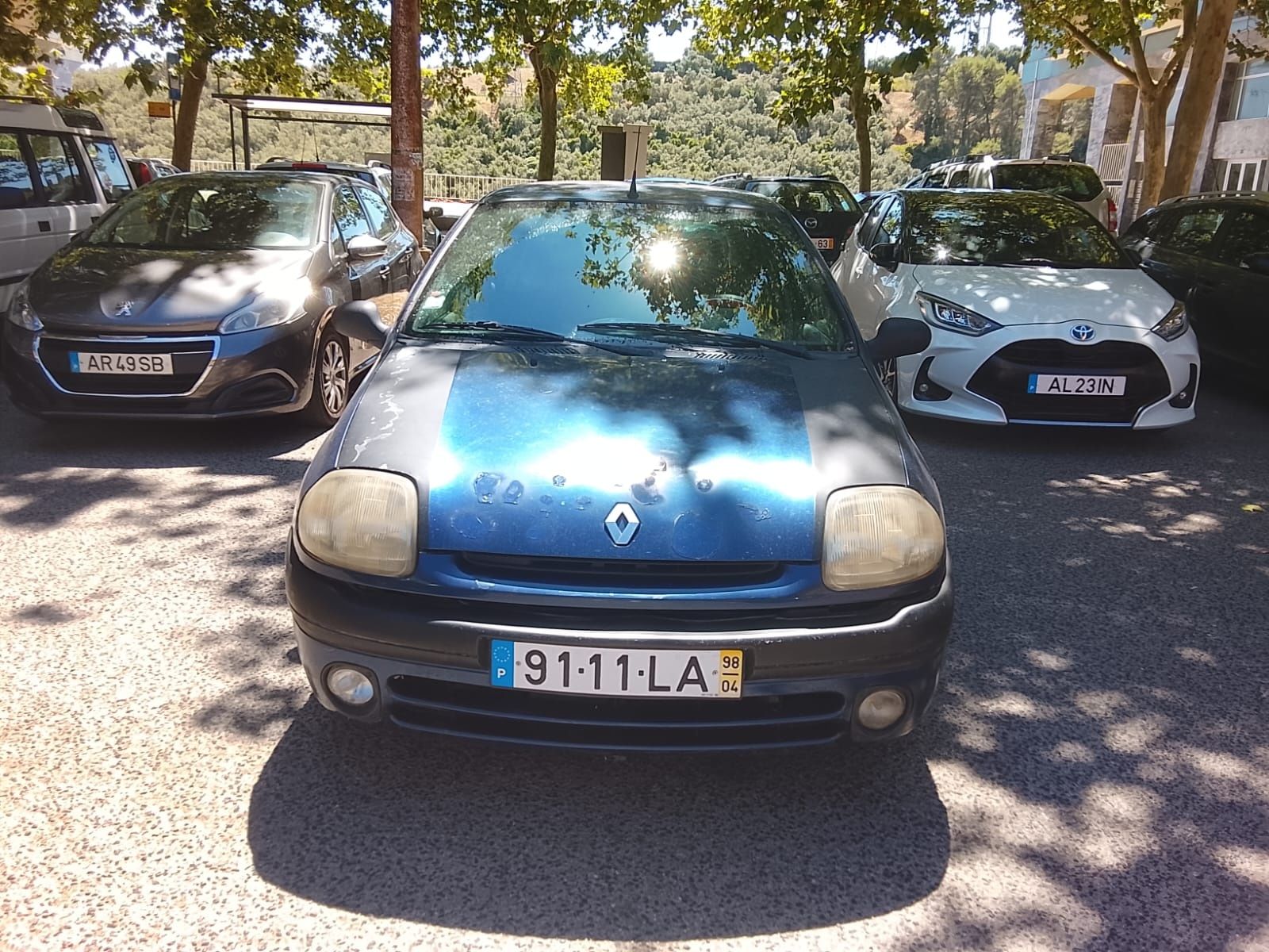 Carro Renault clio