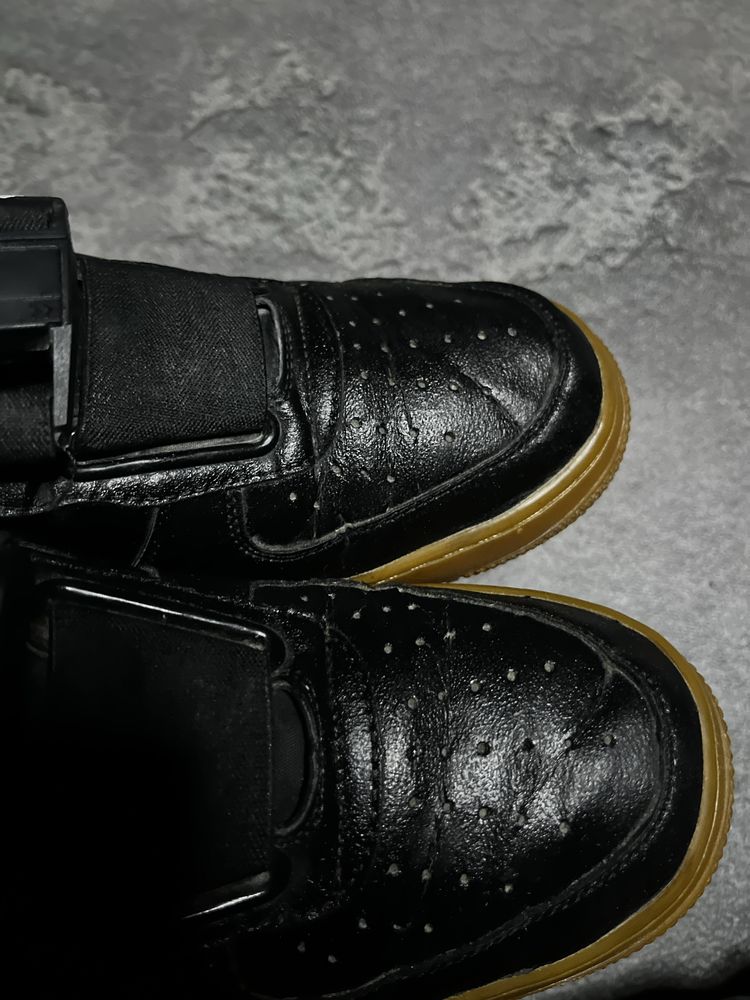 Кросівки NIKE AIR FORCE 1 LOW UTILITY BLACK GUM 43 27.5 кроссовки найк