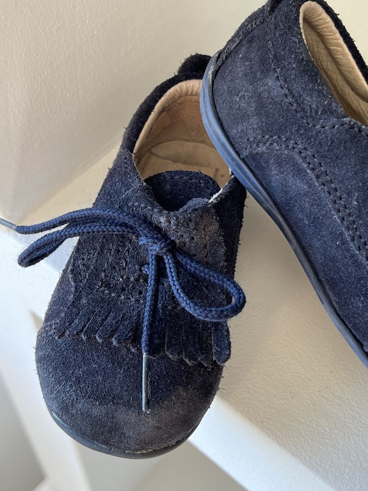 Sapatos de carneira azul num 19