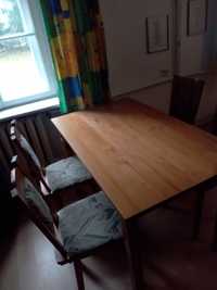 Krzesła plus stół drewniany
