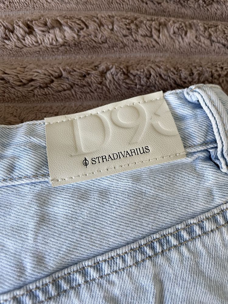 Шорти stradivarius