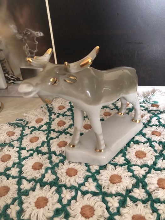 Різні порцелянові та фарфорові статуетки часів СССР