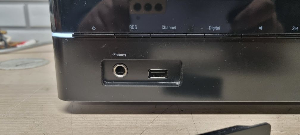 Amplituner HARMAN/KARDON AVR 151. Internet  HDMI