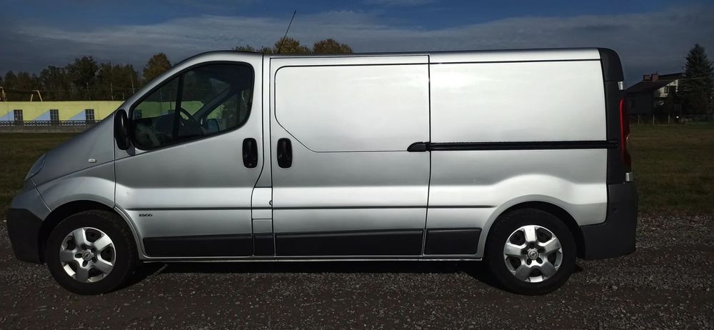 Opel Vivaro  Opel Vivaro L2H1 2.0 TDCI 2014r. bezwypadkowy