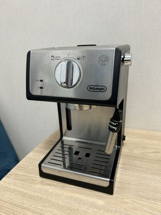 Продам ріжкову кавоварку DeLonghi