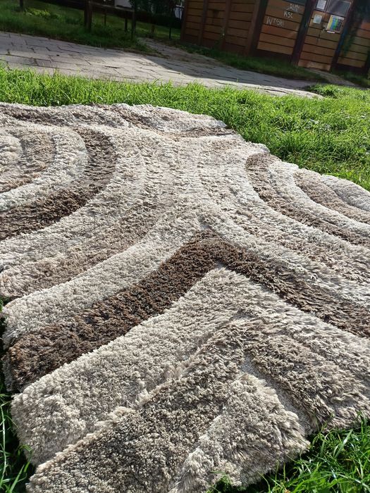 Używany dywan, brązowe odcienie, 235 cm x 163 cm