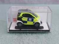 Busch Smart City Coupe Polizei England Model 48933 Skala: 1:87