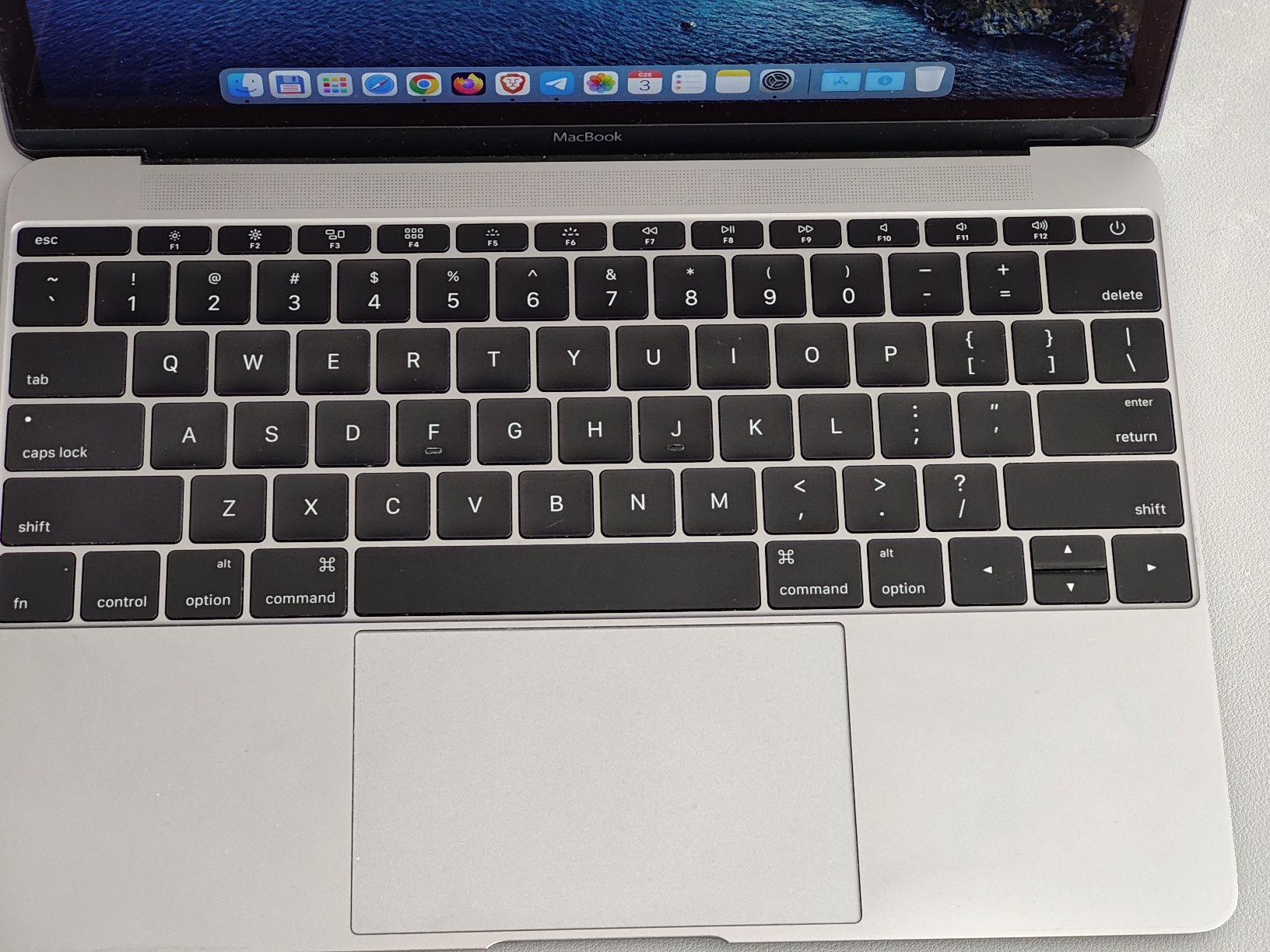 MacBook A1534  Retina12, 2016 r.  Intel m3
