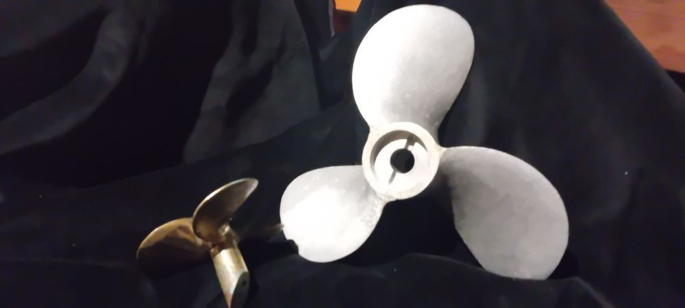 Zestaw sruba mosiężna 3 łopatk i śruba od motorowki