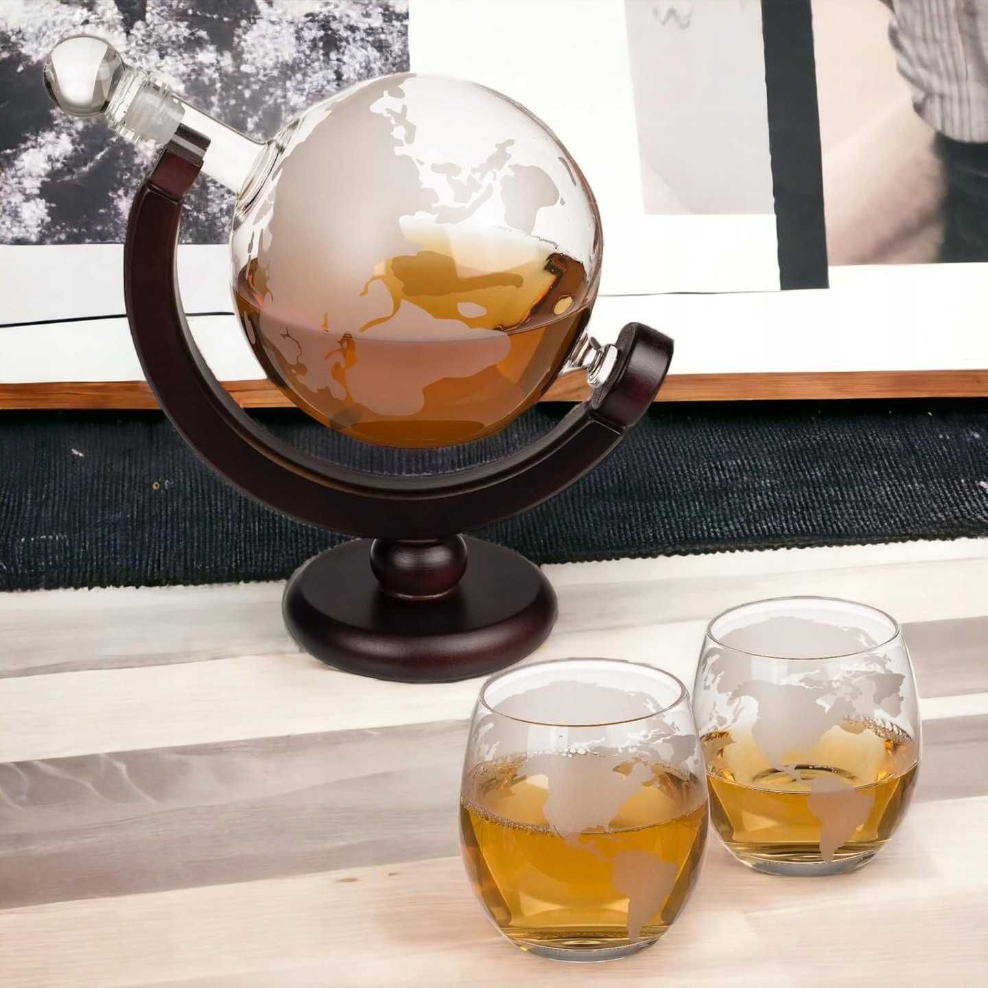 Karafka do whisky szklana w kształcie globusu 850ml + szklanki 2szt