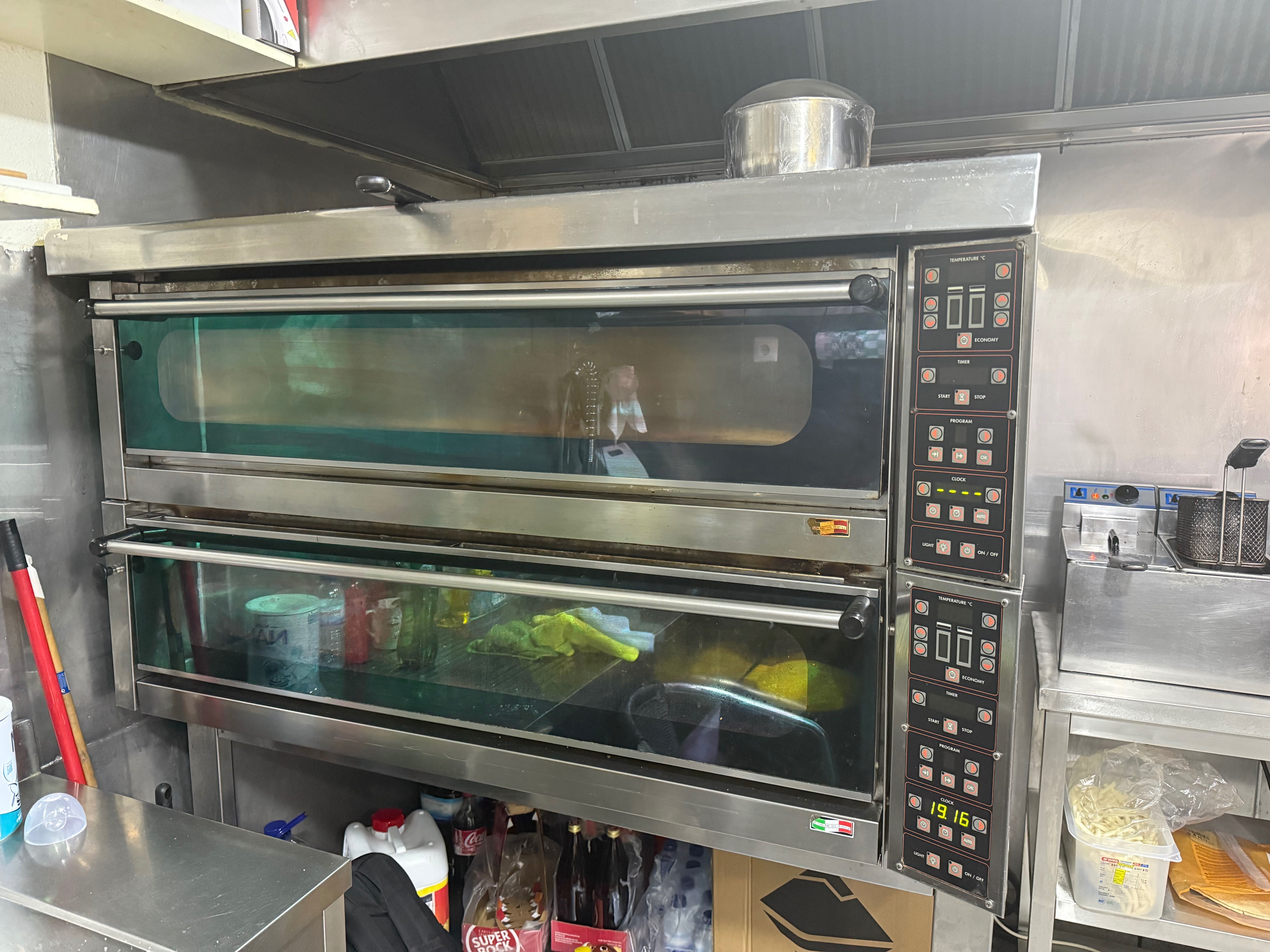 Forno de pizza eletrônico