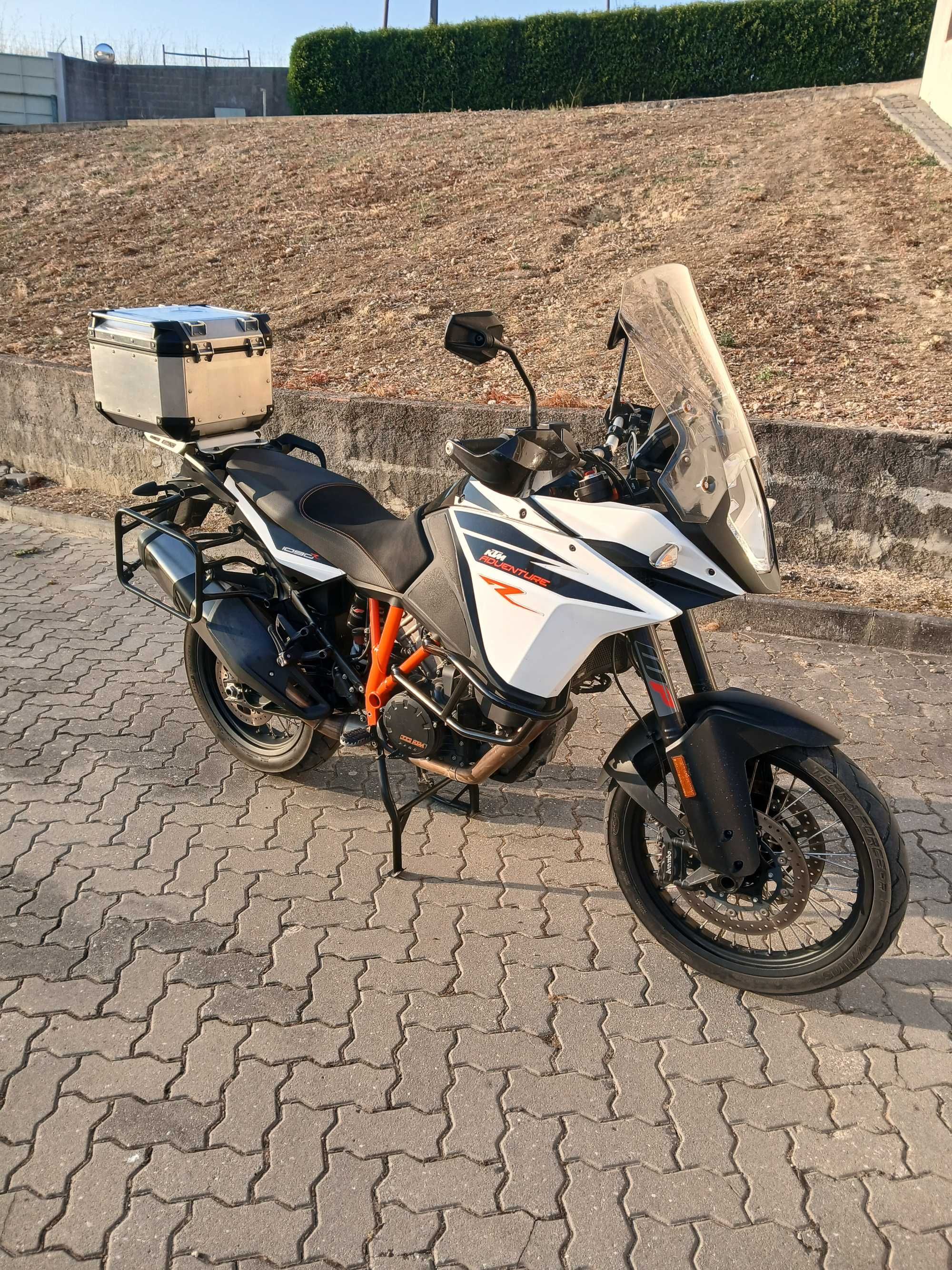 KTM Adenture 1090 R
