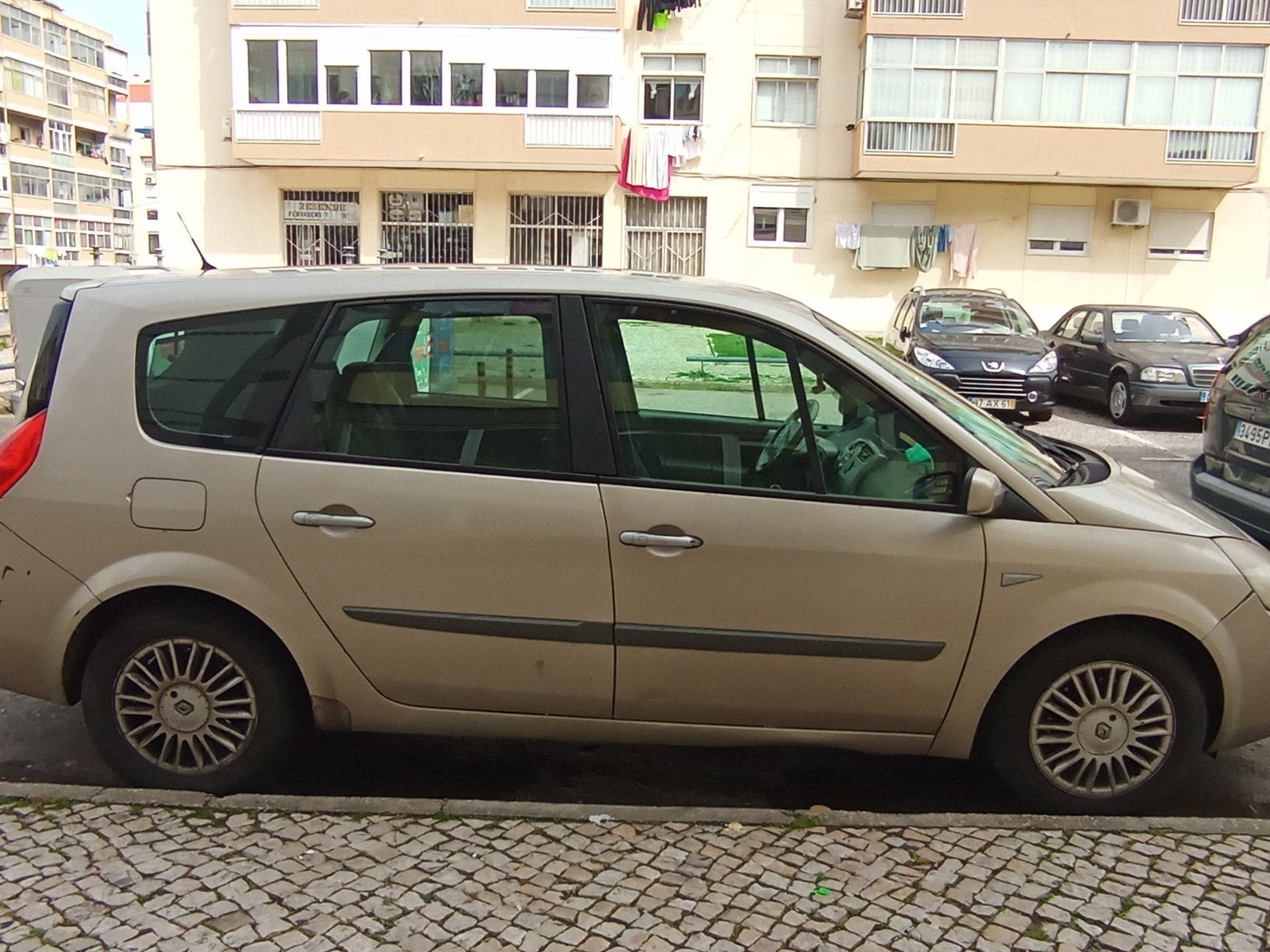 Vendo minha viatura ou troco por carrinha forgao