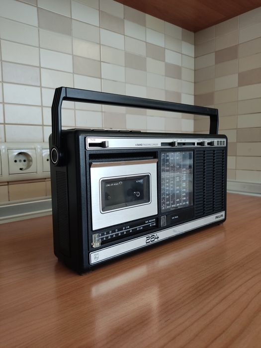 Philips 284 4 BAND radiorecorder