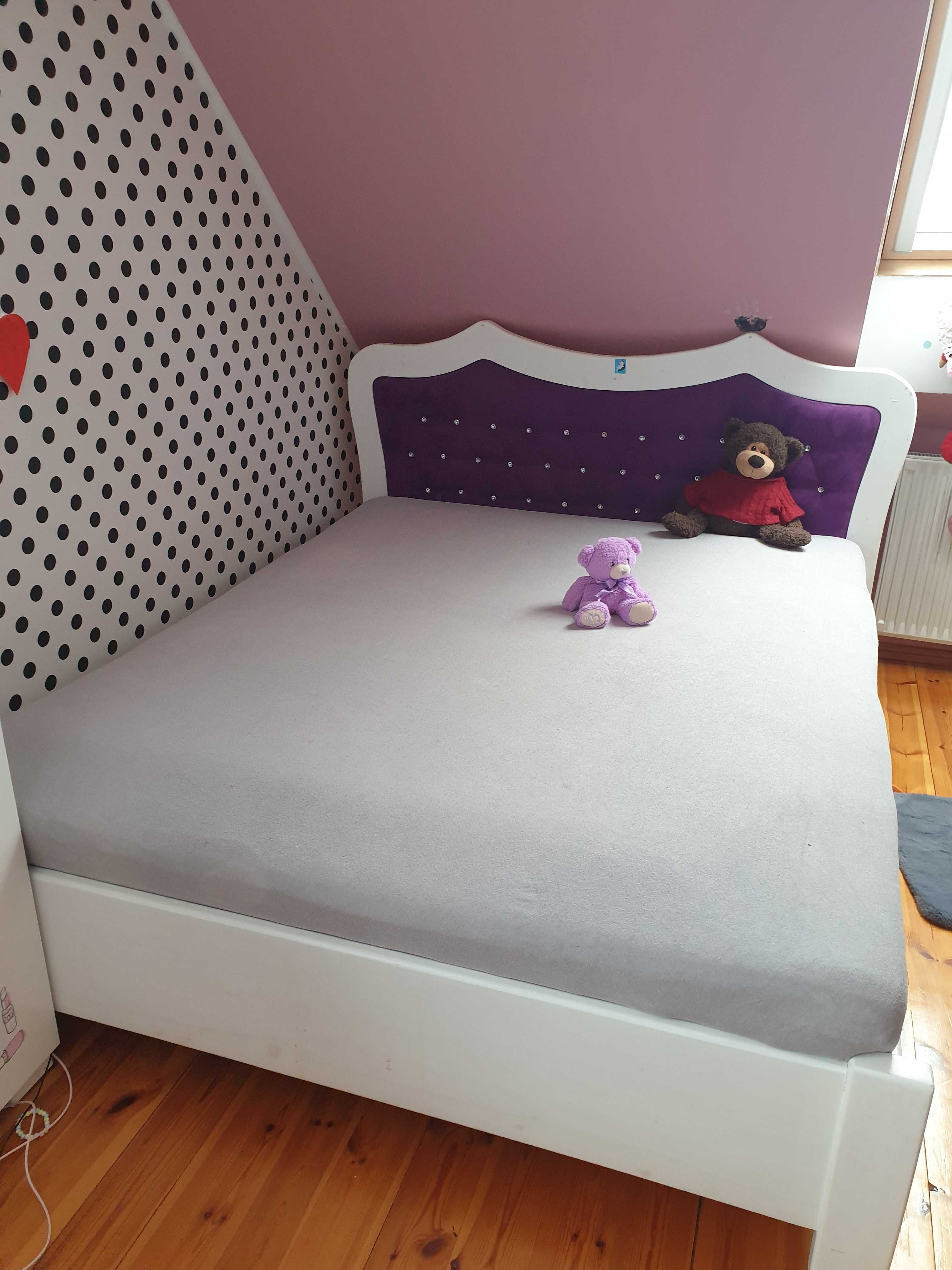 Łóżko drewniane białe 160x200 tapicerowane wezgłowie fiolet