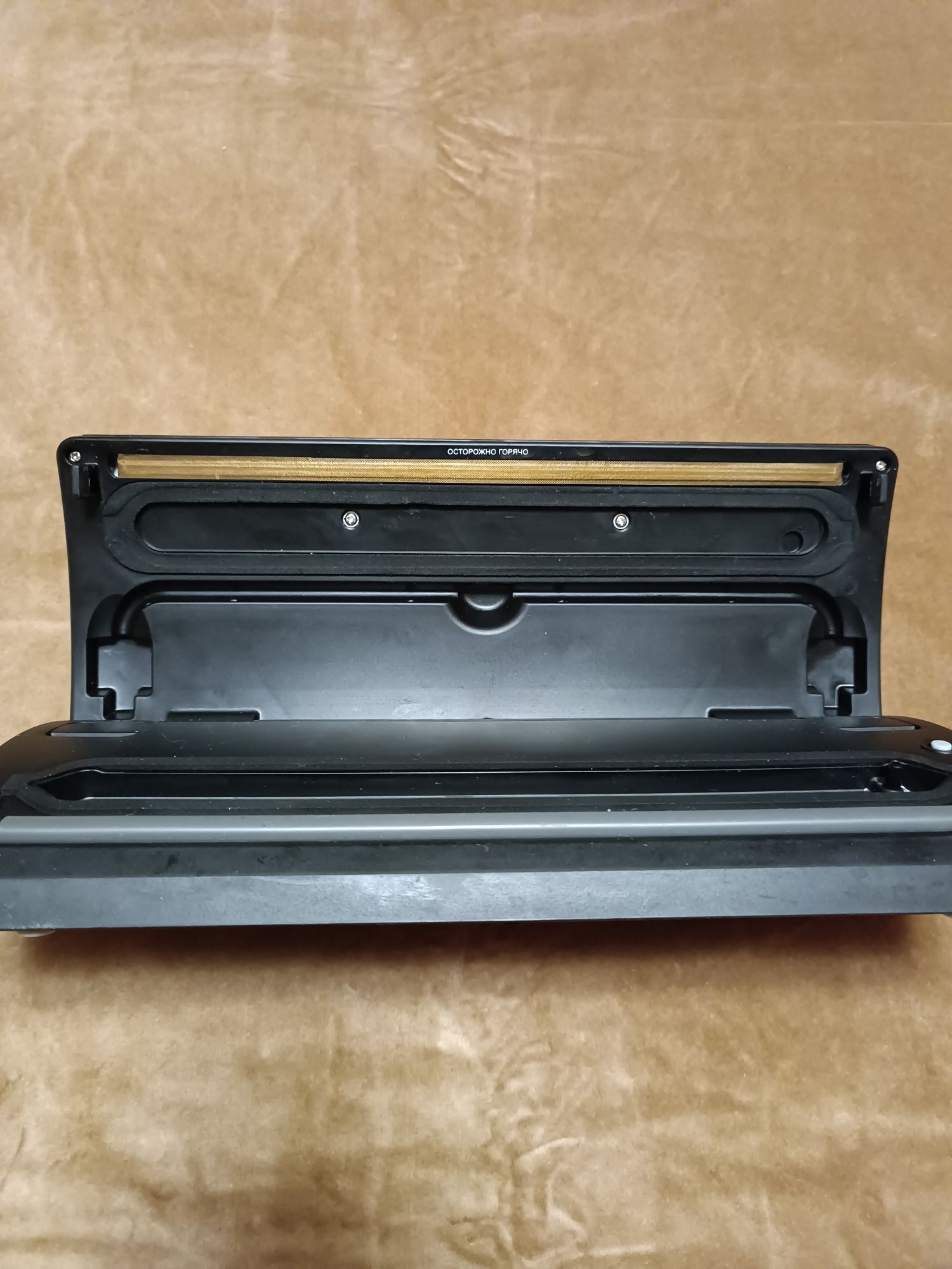 Вакуумный упаковщик REDMOND RVS-M020 Grey.