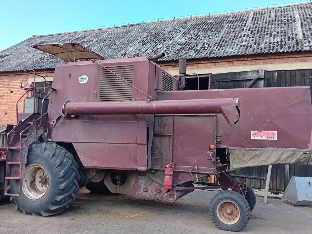 Kombajn bizon Z056