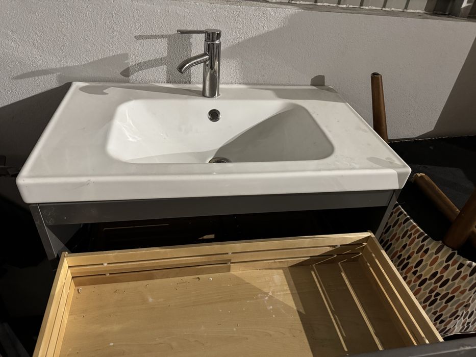 Movel casa de Banho IKea sem uso com tudo