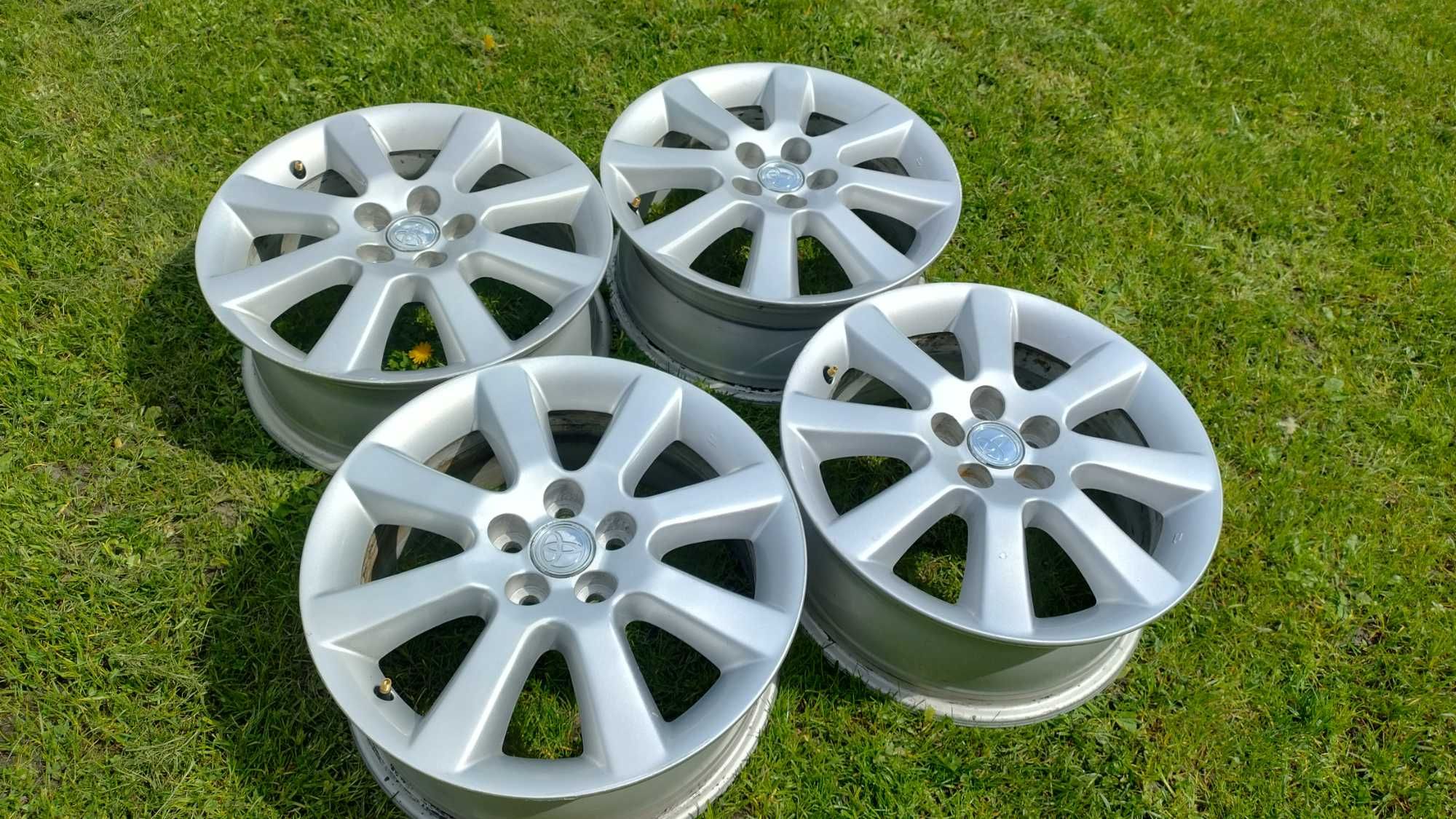 Komplet Felg Aluminiowych Toyota 16 5x100 Avensis 16x6,5JJ ET45