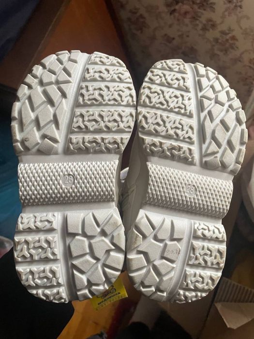 Зимние ботинки на девочку , новые, 28 размер