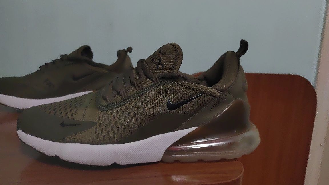 Кроссовки Nike (новые)