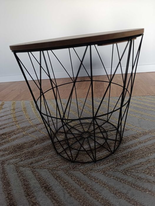 Sprzedam mały stolik kawowy