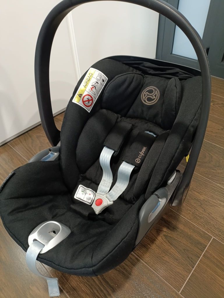 Cybex Cloud Z i-size (com oferta de adaptadores)