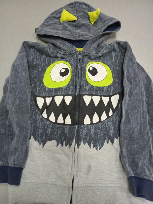 Легкая пайта в виде монстрика для мальчика 7-8 лет, 122-128см.