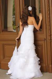 Весільна сукня плаття з шлейфом