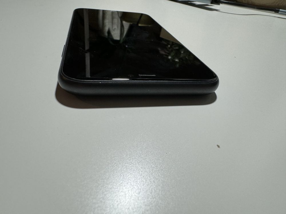 Iphone 11 czarny 64GB