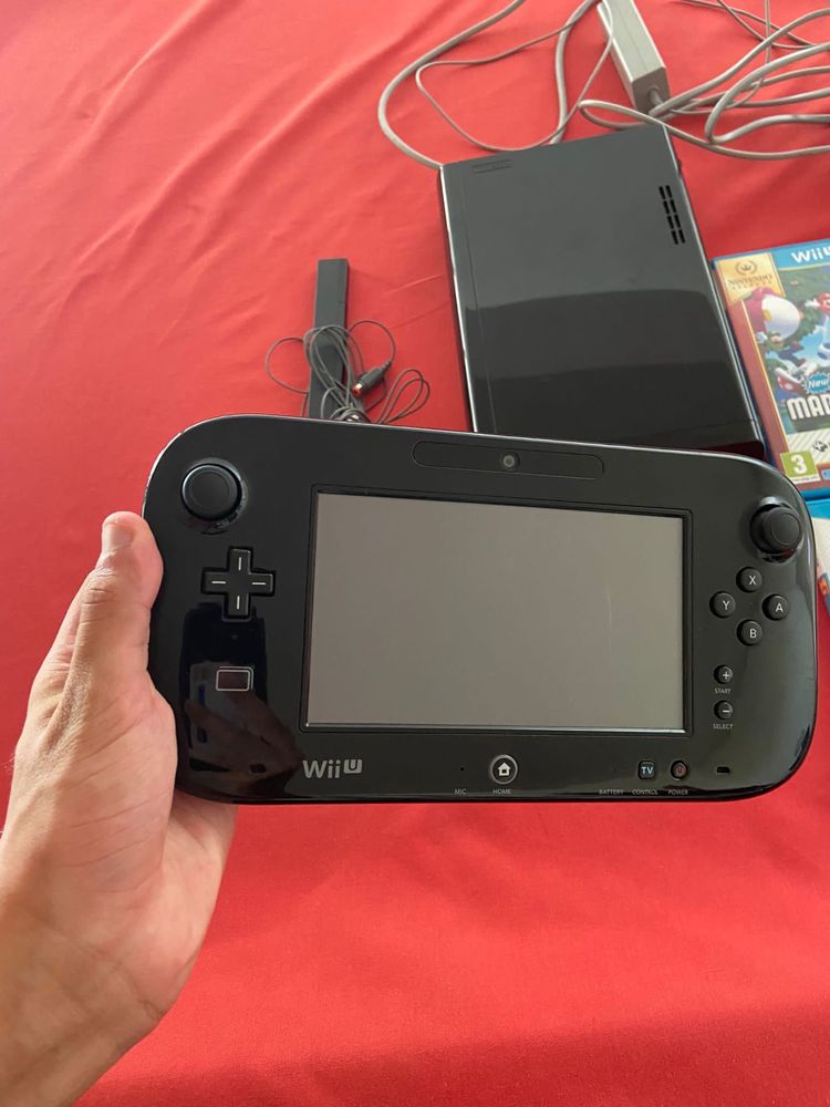 Consola WII U + jogos e acessórios