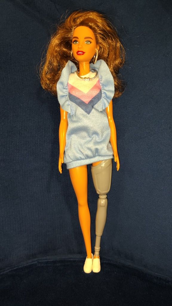 Кукла 2015 Barbie Fashionistas w/ Prosthetic Leg 11" Doll by Mattel #2