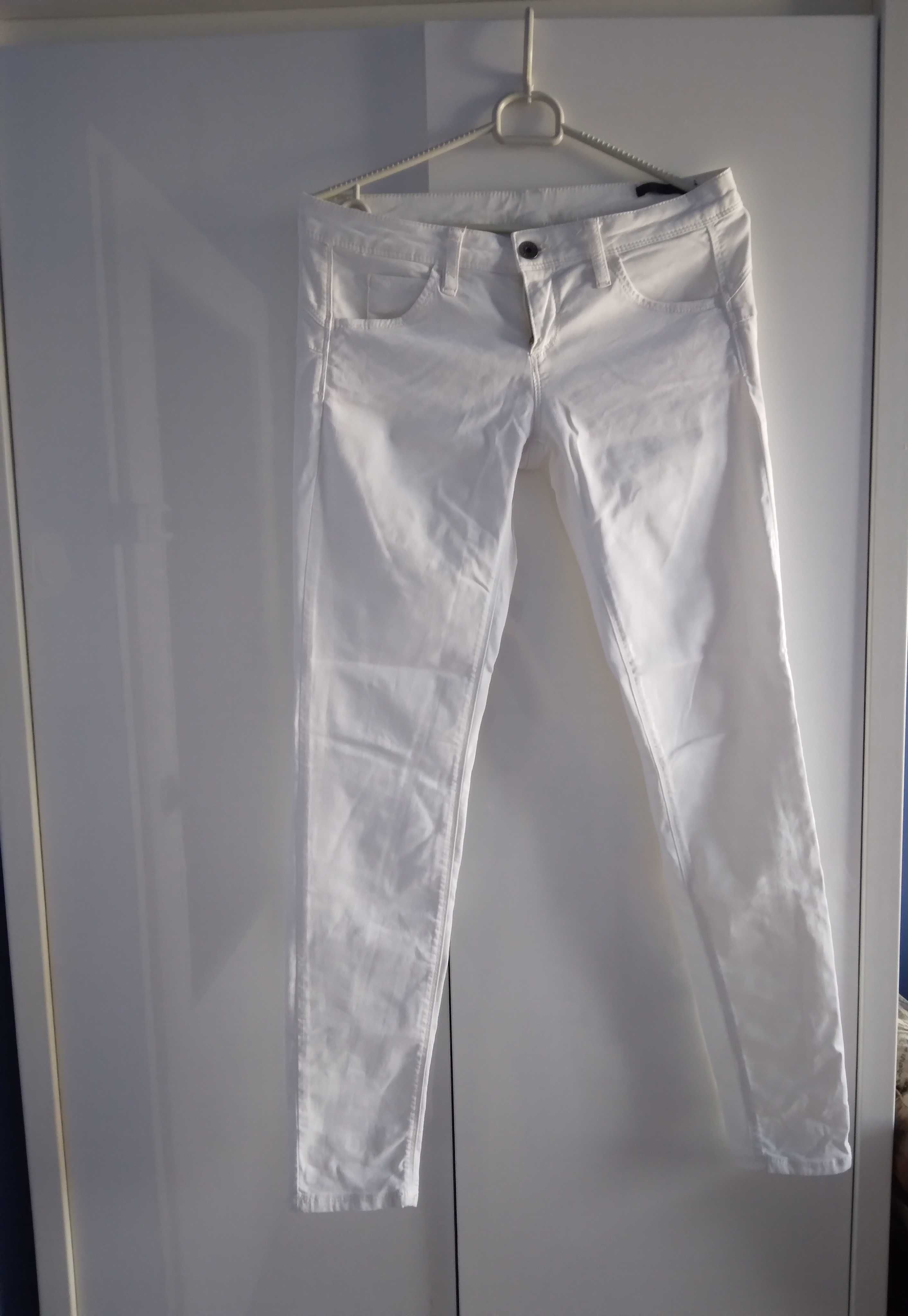 Spodnie białe 38 M rurki skinny Benetton