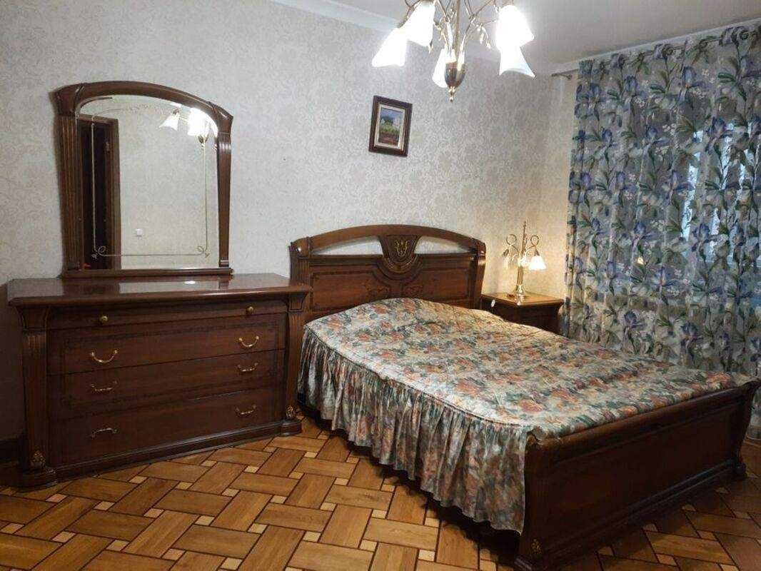 3 кімнатна квартира на Виставці індивідуальне опалення